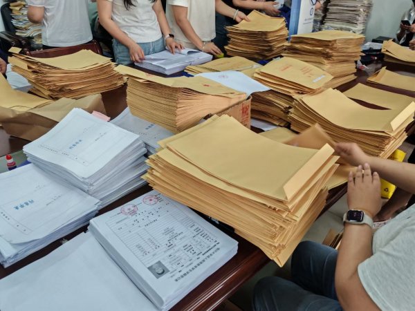 莱芜成人高考学员报名现场