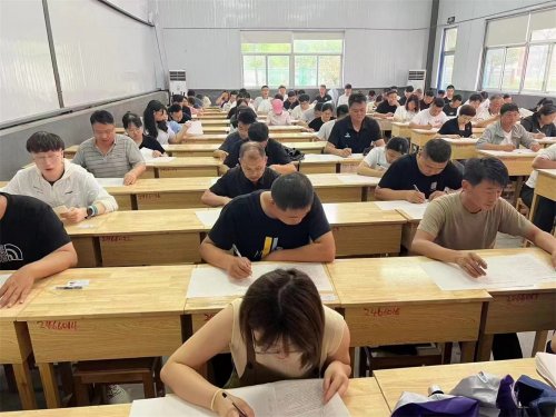 成人高考英语答题技巧及必背知识点