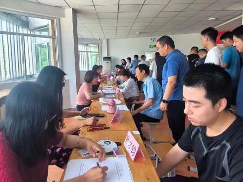 2025年成人高考报名条件